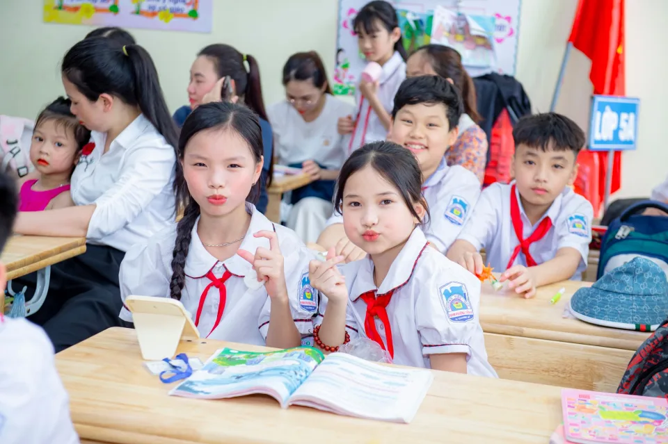 Sinh viên học tiếng Anh tại Tri Thức Việt